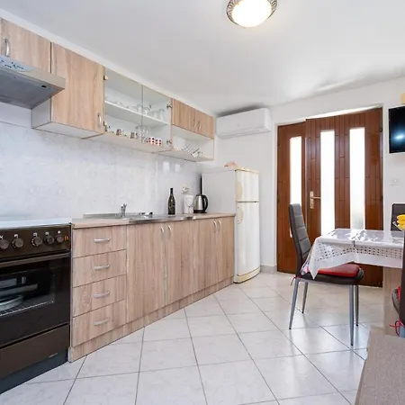 With Parking Space Mrljane, - 20056 Daire Pašman